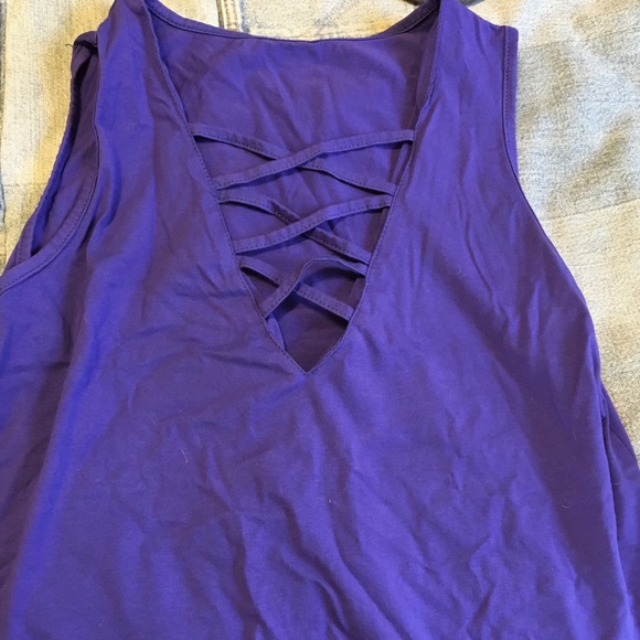 Criss cross tank - Picture 1 of 1